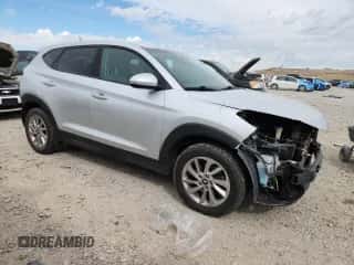 2018 Hyundai Tucson SE z VIN KM8J2CA4XJU777258, wystawiony jako Copart lot #80304205 z przebiegiem 127 133 mil mil oraz Szkoda całkowita • Salvage title. Historia ofert i sprzedaży dostępna na DreamBid. Obrazek 4.
