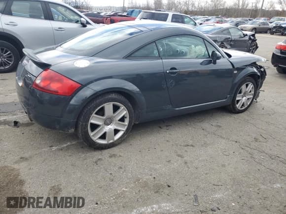 ✅ 2004 Audi TT • VIN: TRUWT28N941016250 • Lot: 81525744. Listed on Copart with 82,780 mi. Free auction sales archive from the USA and detailed vehicle history report at DreamBid. Image 3.
