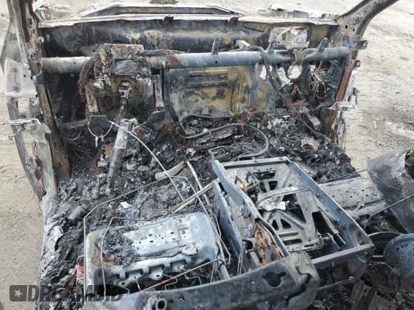 ✅ 2021 Chevrolet Silverado 1500 RST • VIN: 1GCUYEED7MZ162020 • Лот: 82271205. Опубликован ранее на Copart с пробегом Не указан. Бесплатный доступ к архиву аукционных продаж из США и подробный отчёт об истории автомобиля на DreamBid. Изображение 8.