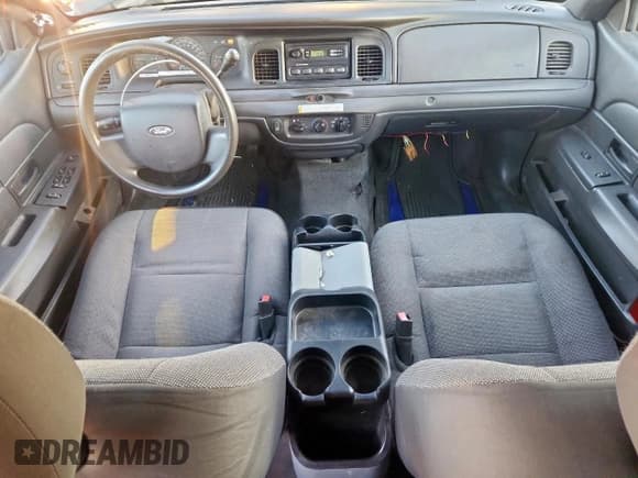 ✅ 2005 Ford Police Interceptor • VIN: 2FAFP71W85X158750 • Лот: 86134895. Опубликован ранее на Copart с пробегом 97 171 миль. Бесплатный доступ к архиву аукционных продаж из США и подробный отчёт об истории автомобиля на DreamBid. Изображение 8.