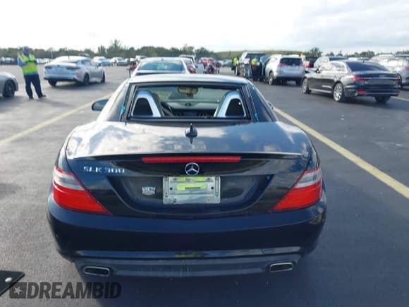 ✅ 2016 Mercedes-Benz SLK 300 • VIN: WDDPK3JA4GF121824 • Лот: 43842682. Опубликован ранее на IAAI с пробегом 86 601 миль. Бесплатный доступ к архиву аукционных продаж из США и подробный отчёт об истории автомобиля на DreamBid. Изображение 15.