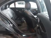 ✅ 2017 Mercedes-Benz C 300 • VIN: 55SWF4KB4HU217447 • Lot: 43423951. Wystawiony na IAAI z przebiegiem 121 473 mil. Bezpłatny archiwum sprzedaży aukcyjnych z USA i szczegółowy raport historii pojazdu na DreamBid. Zdjęcie 8.