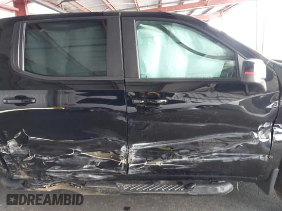 ✅ 2021 Chevrolet Silverado 1500 RST • VIN: 1GCUYEED7MZ352464 • Lot: 43461883. Listed on IAAI with 44,141 mi. Free auction sales archive from the USA and detailed vehicle history report at DreamBid. Image 13.