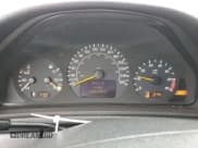 ✅ 2001 Mercedes-Benz CLK 320/430 • VIN: WDBLK65GX1T066229 • Lot: 52087105. Wystawiony na Copart z przebiegiem 80 883 mil. Bezpłatny archiwum sprzedaży aukcyjnych z USA i szczegółowy raport historii pojazdu na DreamBid. Zdjęcie 9.