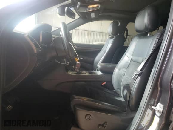 2018 Jeep Grand Cherokee Altitude z VIN 1C4RJFAG1JC390447, wystawiony jako Copart lot #90273155 z przebiegiem 133 723 mil mil oraz Szkoda całkowita • Salvage title. Historia ofert i sprzedaży dostępna na DreamBid. Obrazek 7.