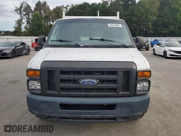 ✅ 2008 Ford Econoline Cargo Commercial • VIN: 1FTNE24W58DA07631 • Лот: 85516695. Опубликован ранее на Copart с пробегом 292 392 миль. Бесплатный доступ к архиву аукционных продаж из США и подробный отчёт об истории автомобиля на DreamBid. Изображение 5.