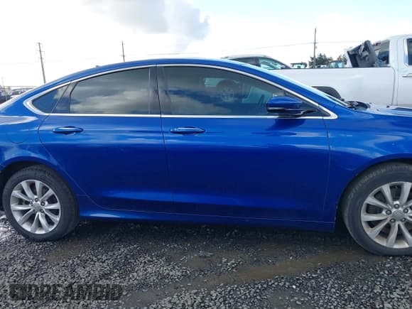 ✅ 2015 Chrysler 200 C • VIN: 1C3CCCCG5FN532696 • Lot: 43646784. Listed on IAAI with 143,654 mi. Free auction sales archive from the USA and detailed vehicle history report at DreamBid. Image 13.