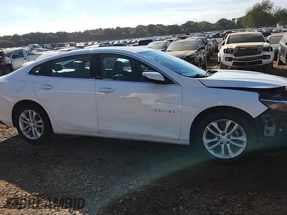 2016 Chevrolet Malibu LT z VIN 1G1ZE5ST4GF330561, wystawiony jako Copart lot #85892345 z przebiegiem 167 006 mil mil oraz Szkoda całkowita • Salvage title. Historia ofert i sprzedaży dostępna na DreamBid. Obrazek 14.