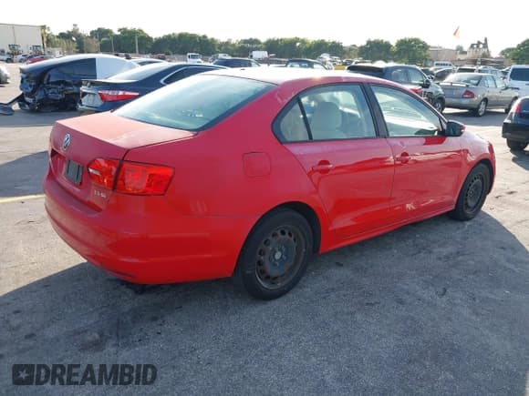 ✅ 2011 Volkswagen Jetta SE • VIN: 3VWDX7AJ5BM394590 • Lot: 43868910. Wystawiony na IAAI z przebiegiem 164 654 mil. Bezpłatny archiwum sprzedaży aukcyjnych z USA i szczegółowy raport historii pojazdu na DreamBid. Zdjęcie 4.