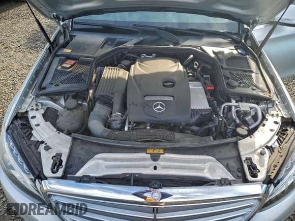 ✅ 2015 Mercedes-Benz C 300 Luxury • VIN: 55SWF4KB2FU016207 • Lot: 93934595. Listed on Copart with 167,632 mi. Free auction sales archive from the USA and detailed vehicle history report at DreamBid. Image 11.