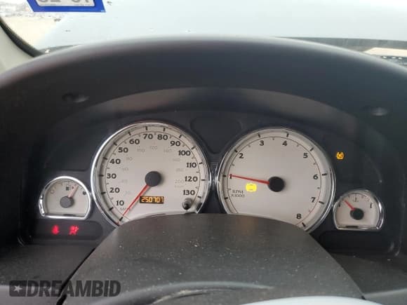 ✅ 2006 Saturn VUE • VIN: 5GZCZ53426S886249 • Lot: 42619475. Wystawiony na Copart z przebiegiem 250 707 mil. Bezpłatny archiwum sprzedaży aukcyjnych z USA i szczegółowy raport historii pojazdu na DreamBid. Zdjęcie 9.