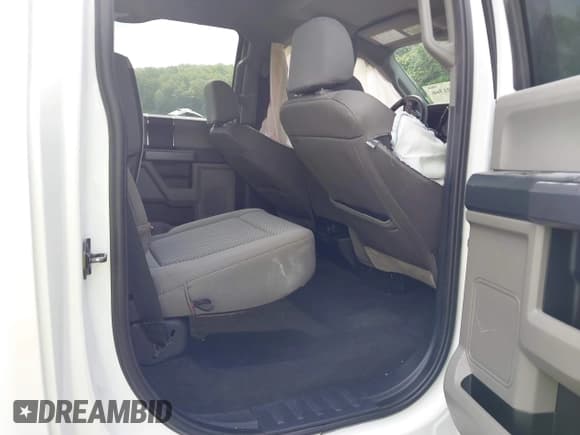 ✅ 2022 Ford F-250 XL • VIN: 1FT7W2BT2NEG43198 • Lot: 42301366. Wystawiony na IAAI z przebiegiem 69 057 mil. Bezpłatny archiwum sprzedaży aukcyjnych z USA i szczegółowy raport historii pojazdu na DreamBid. Zdjęcie 8.