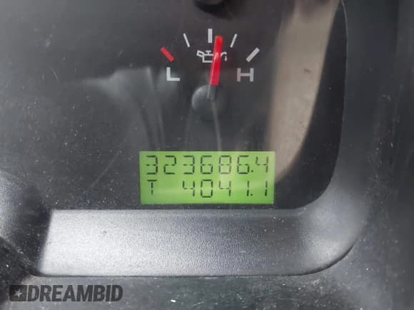 ✅ 2007 Ford F-150 XL • VIN: 1FTRF122X7KD49613 • Lot: 43041032. Listed on IAAI with 323,686 mi. Free auction sales archive from the USA and detailed vehicle history report at DreamBid. Image 7.