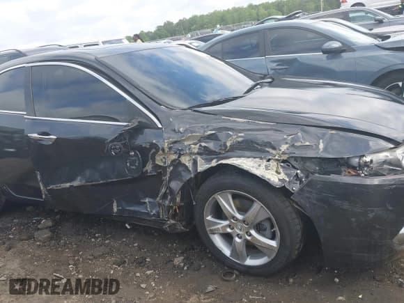 ✅ 2011 Acura TSX • VIN: JH4CU2F64BC015724 • Lot: 42271007. Listed on IAAI with 108,063 mi. Free auction sales archive from the USA and detailed vehicle history report at DreamBid. Image 6.