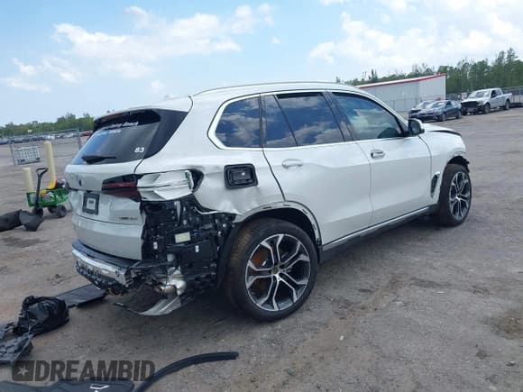 ✅ 2025 BMW X5 sDrive40i • VIN: 5UX13EU07S9X97721 • Лот: 42313929. Опубликован ранее на IAAI с пробегом 3 702 миль. Бесплатный доступ к архиву аукционных продаж из США и подробный отчёт об истории автомобиля на DreamBid. Изображение 4.