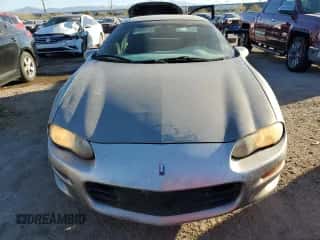 2000 Chevrolet Camaro z VIN 2G1FP22K1Y2176316, wystawiony jako Copart lot #42717355 z przebiegiem Nie podano mil oraz Czysty tytuł • Clean title. Historia ofert i sprzedaży dostępna na DreamBid. Obrazek 5.