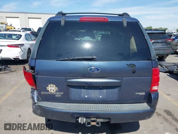 ✅ 2005 Ford Explorer XLT • VIN: 1FMZU63K65UA11317 • Lot: 42603292. Listed on IAAI with 218,625 mi. Free auction sales archive from the USA and detailed vehicle history report at DreamBid. Image 16.