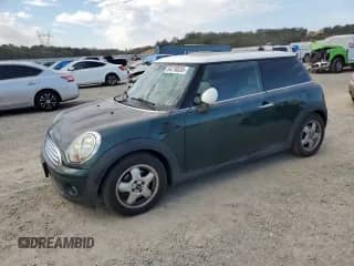 2007 MINI Hardtop with VIN WMWMF33567TU60830, listed as a Copart auction lot 84218535 with 194,618 mi miles and Clean title. Bid and sale history available at DreamBid. Image 1.