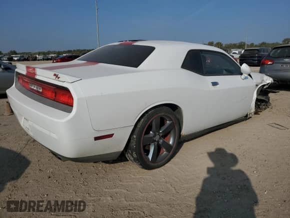 2014 Dodge Challenger Rallye Redline z VIN 2C3CDYAG1EH116567, wystawiony jako Copart lot #82652775 z przebiegiem 89 450 mil mil oraz Szkoda całkowita • Salvage title. Historia ofert i sprzedaży dostępna na DreamBid. Obrazek 3.