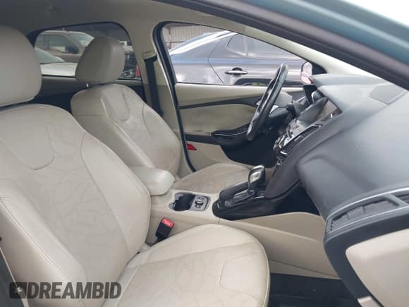 ✅ 2013 Ford Focus Electric • VIN: 1FADP3R47DL364432 • Лот: 43249344. Опубликован ранее на IAAI с пробегом 97 981 миль. Бесплатный доступ к архиву аукционных продаж из США и подробный отчёт об истории автомобиля на DreamBid. Изображение 5.