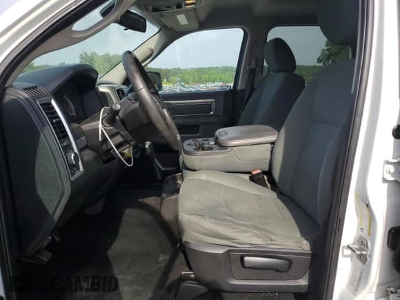 ✅ 2015 Ram 2500 SLT • VIN: 3C6TR4DT4FG573333 • Lot: 54758515. Wystawiony na Copart z przebiegiem 182 000 mil. Bezpłatny archiwum sprzedaży aukcyjnych z USA i szczegółowy raport historii pojazdu na DreamBid. Zdjęcie 7.