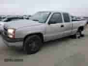 2006 Chevrolet Silverado 1500 LS z VIN 1GCEK19V76Z105868, wystawiony jako Copart lot #85512144 z przebiegiem 207 336 mil mil oraz Szkoda całkowita • Salvage title. Historia ofert i sprzedaży dostępna na DreamBid. Obrazek 1.