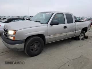 2006 Chevrolet Silverado 1500 LS z VIN 1GCEK19V76Z105868, wystawiony jako Copart lot #85512144 z przebiegiem 207 336 mil mil oraz Szkoda całkowita • Salvage title. Historia ofert i sprzedaży dostępna na DreamBid. Obrazek 1.