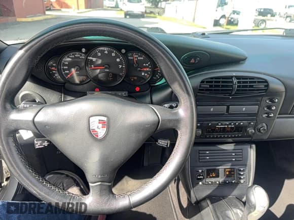 ✅ 2001 Porsche 911 • VIN: WP0CA29931S652897 • Lot: 92812015. Wystawiony na Copart z przebiegiem 61 206 mil. Bezpłatny archiwum sprzedaży aukcyjnych z USA i szczegółowy raport historii pojazdu na DreamBid. Zdjęcie 9.