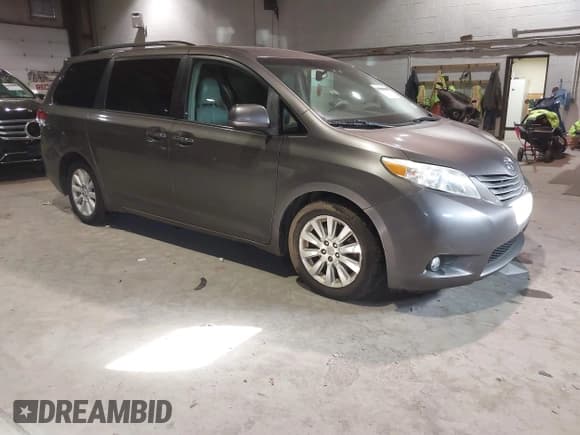 ✅ 2011 Toyota Sienna XLE • VIN: 5TDDK3DC8BS026606 • Lot: 41295760. Listed on IAAI with 128,930 mi. Free auction sales archive from the USA and detailed vehicle history report at DreamBid. Image 1.