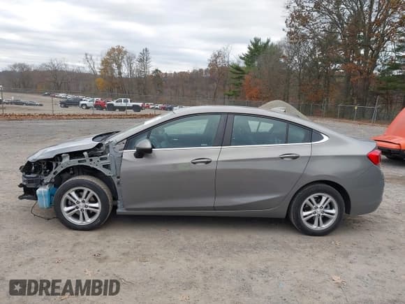 ✅ 2018 Chevrolet Cruze LT • VIN: 1G1BE5SM0J7161876 • Лот: 43713141. Опубликован ранее на IAAI с пробегом 61 014 миль. Бесплатный доступ к архиву аукционных продаж из США и подробный отчёт об истории автомобиля на DreamBid. Изображение 14.