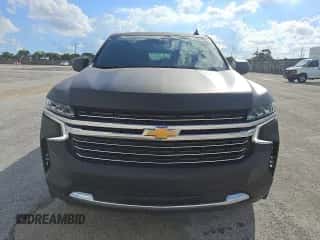 2021 Chevrolet Suburban LT z VIN 1GNSKCKD5MR215807, wystawiony jako Copart lot #84585715 z przebiegiem 135 611 mil mil oraz Czysty tytuł • Clean title. Historia ofert i sprzedaży dostępna na DreamBid. Obrazek 5.