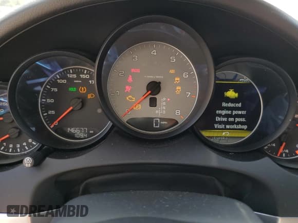 ✅ 2016 Porsche Cayenne S • VIN: WP1AB2A22GLA95100 • Lot: 71469495. Wystawiony na Copart z przebiegiem 146 677 mil. Bezpłatny archiwum sprzedaży aukcyjnych z USA i szczegółowy raport historii pojazdu na DreamBid. Zdjęcie 9.