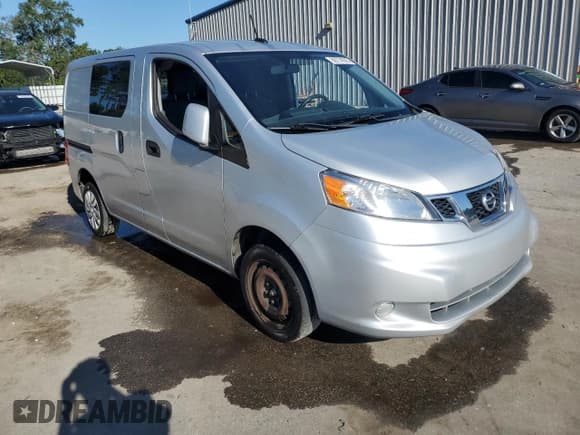 ✅ 2017 Nissan NV200 S • VIN: 3N6CM0KN8HK718049 • Lot: 86774005. Wystawiony na Copart z przebiegiem 166 904 mil. Bezpłatny archiwum sprzedaży aukcyjnych z USA i szczegółowy raport historii pojazdu na DreamBid. Zdjęcie 4.