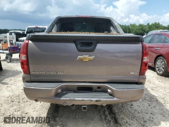 ✅ 2007 Chevrolet Avalanche LTZ • VIN: 3GNEC12027G184001 • Лот: 63299895. Опубликован ранее на Copart с пробегом Не указан. Бесплатный доступ к архиву аукционных продаж из США и подробный отчёт об истории автомобиля на DreamBid. Изображение 6.