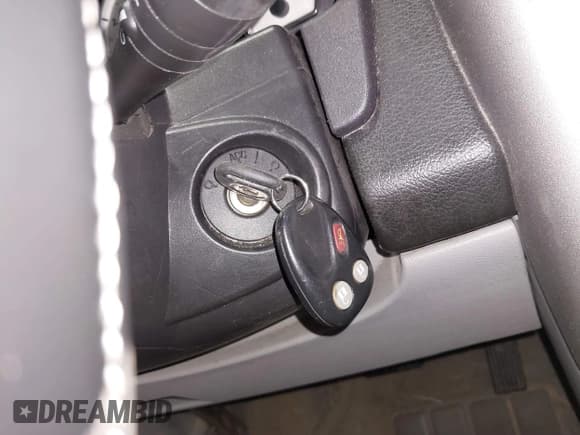 ✅ 2004 Saturn VUE V6 • VIN: 5GZCZ53454S894309 • Lot: 41475143. Wystawiony na IAAI z przebiegiem 182 036 mil. Bezpłatny archiwum sprzedaży aukcyjnych z USA i szczegółowy raport historii pojazdu na DreamBid. Zdjęcie 11.