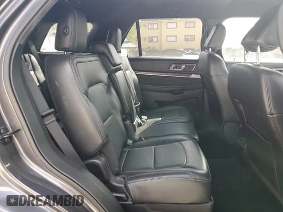 ✅ 2018 Ford Explorer Limited • VIN: 1FM5K7F84JGB80528 • Lot: 92276405. Wystawiony na Copart z przebiegiem 99 973 mil. Bezpłatny archiwum sprzedaży aukcyjnych z USA i szczegółowy raport historii pojazdu na DreamBid. Zdjęcie 11.