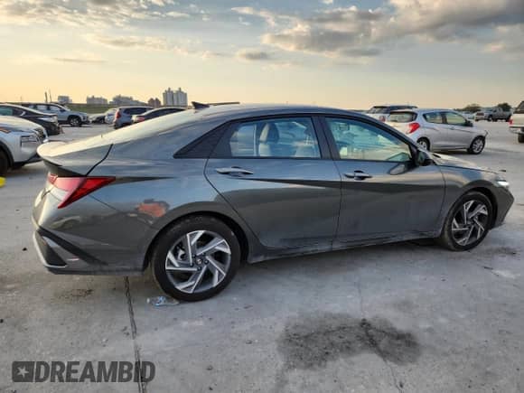 2025 Hyundai Elantra SEL Sport with VIN KMHLM4DG0SU044703, listed as a Copart auction lot 83830975 with 1,534 mi miles and Salvage title. Bid and sale history available at DreamBid. Image 3.