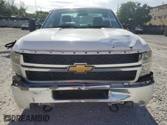 ✅ 2012 Chevrolet Silverado 2500HD Work Truck • VIN: 1GC0CVCG5CF138907 • Lot: 63101555. Wystawiony na Copart z przebiegiem 332 432 mil. Bezpłatny archiwum sprzedaży aukcyjnych z USA i szczegółowy raport historii pojazdu na DreamBid. Zdjęcie 5.
