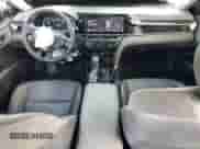 2025 Toyota Camry LE z VIN 4T1DAACK6SU069476, wystawiony jako Copart lot #80214315 z przebiegiem 8 913 mil mil oraz Szkoda całkowita • Salvage title. Historia ofert i sprzedaży dostępna na DreamBid. Obrazek 8.