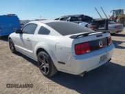 ✅ 2006 Ford Mustang GT Deluxe • VIN: 1ZVFT82H665246983 • Лот: 43633842. Опубликован ранее на IAAI с пробегом 203 868 миль. Бесплатный доступ к архиву аукционных продаж из США и подробный отчёт об истории автомобиля на DreamBid. Изображение 3.