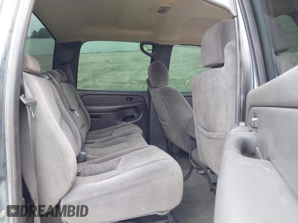 ✅ 2007 Chevrolet Silverado 1500 LS • VIN: 2GCEC13V271138003 • Lot: 41903812. Listed on IAAI with 205,100 mi. Free auction sales archive from the USA and detailed vehicle history report at DreamBid. Image 8.