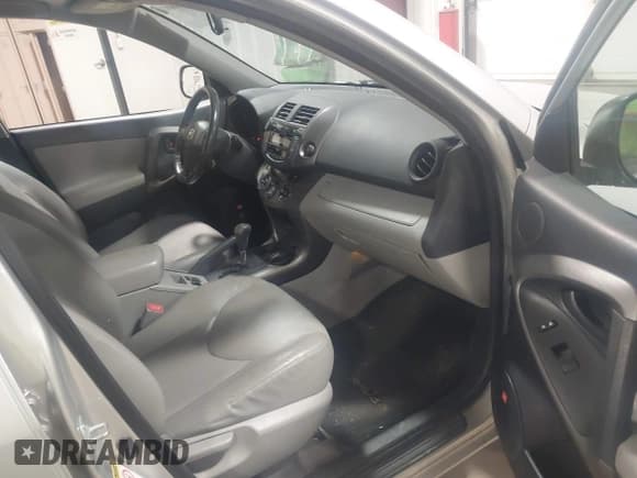 ✅ 2009 Toyota RAV4 Limited • VIN: JTMBF31VX9D017204 • Лот: 41630093. Опубликован ранее на IAAI с пробегом 210 590 миль. Бесплатный доступ к архиву аукционных продаж из США и подробный отчёт об истории автомобиля на DreamBid. Изображение 5.