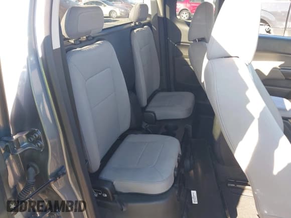 ✅ 2020 Chevrolet Colorado 2WD Work Truck • VIN: 1GCHSBEAXL1105900 • Lot: 43338028. Listed on IAAI with 70,081 mi. Free auction sales archive from the USA and detailed vehicle history report at DreamBid. Image 8.