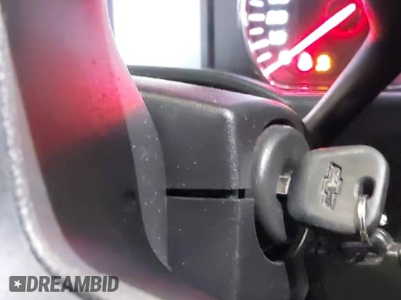 2018 Chevrolet Silverado 1500 Custom z VIN 3GCUKPEC4JG156711, wystawiony jako IAAI lot #43331690 z przebiegiem 68 216 mil mil oraz . Historia ofert i sprzedaży dostępna na DreamBid. Obrazek 11.