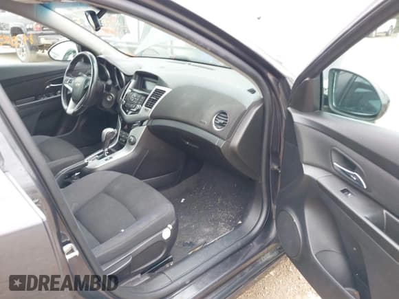 ✅ 2014 Chevrolet Cruze 1LT • VIN: 1G1PC5SB4E7195142 • Lot: 43022219. Listed on IAAI with 148,506 mi. Free auction sales archive from the USA and detailed vehicle history report at DreamBid. Image 5.