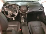 ✅ 2017 Chevrolet Cruze Premier • VIN: 1G1BF5SM2H7185748 • Лот: 39329543. Опубликован ранее на Copart с пробегом 80 590 миль. Бесплатный доступ к архиву аукционных продаж из США и подробный отчёт об истории автомобиля на DreamBid. Изображение 8.