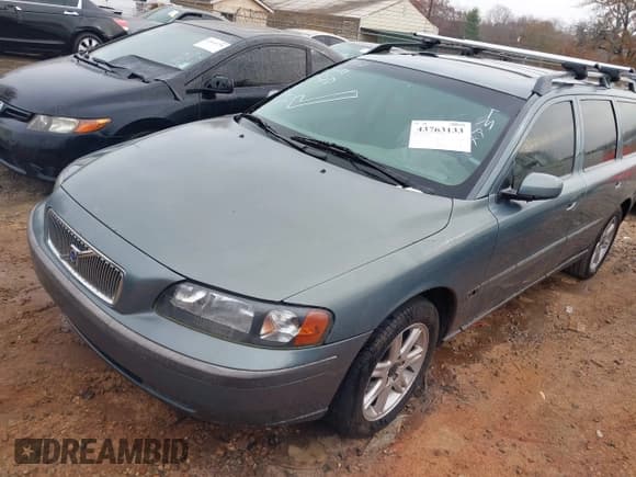 ✅ 2004 Volvo V70 • VIN: YV1SW59V142376813 • Lot: 43763133. Wystawiony na IAAI z przebiegiem 234 689 mil. Bezpłatny archiwum sprzedaży aukcyjnych z USA i szczegółowy raport historii pojazdu na DreamBid. Zdjęcie 2.