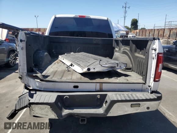 ✅ 2019 Ford F-150 XL • VIN: 1FTEX1CP2KKD82488 • Lot: 64331245. Wystawiony na Copart z przebiegiem 78 966 mil. Bezpłatny archiwum sprzedaży aukcyjnych z USA i szczegółowy raport historii pojazdu na DreamBid. Zdjęcie 6.