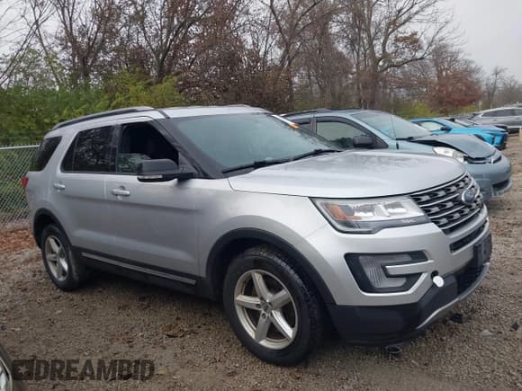✅ 2017 Ford Explorer XLT • VIN: 1FM5K8D85HGD37874 • Lot: 43671415. Wystawiony na IAAI z przebiegiem 110 797 mil. Bezpłatny archiwum sprzedaży aukcyjnych z USA i szczegółowy raport historii pojazdu na DreamBid. Zdjęcie 13.