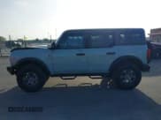 ✅ 2023 Ford Bronco • VIN: 1FMDE5BHXPLA99272 • Лот: 42719022. Опубликован ранее на IAAI с пробегом 63 918 миль. Бесплатный доступ к архиву аукционных продаж из США и подробный отчёт об истории автомобиля на DreamBid. Изображение 14.